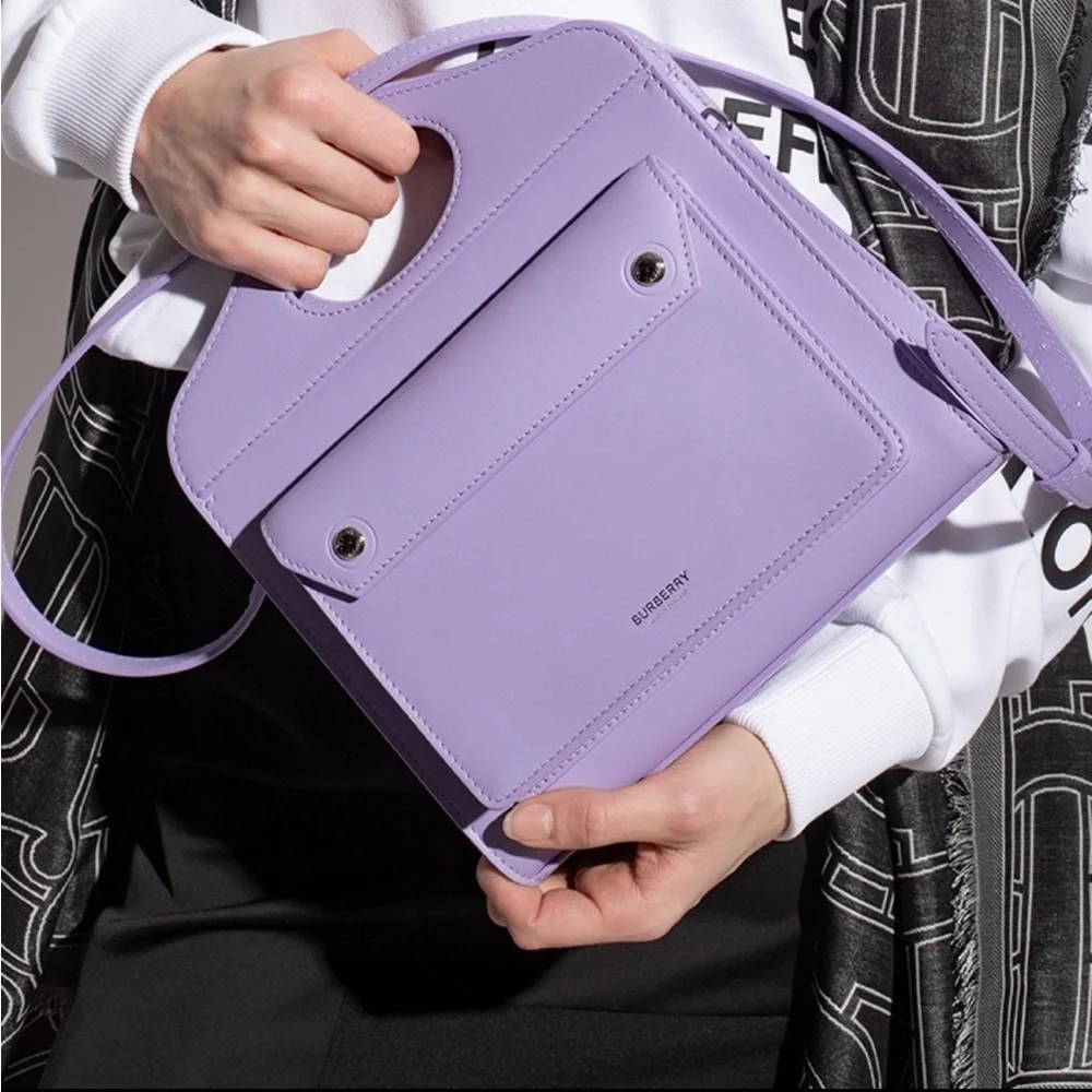 🔴SOLD🔴 BURBERRY Mini Leather Pocket Bag- Soft Violet - Picture 4 of 16